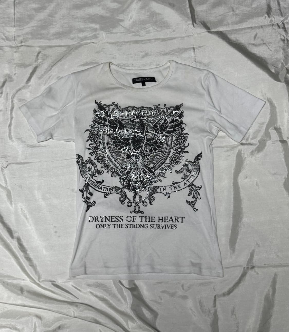 ”In the Attic“ Printed Mode Short T-shir 상품이미지1