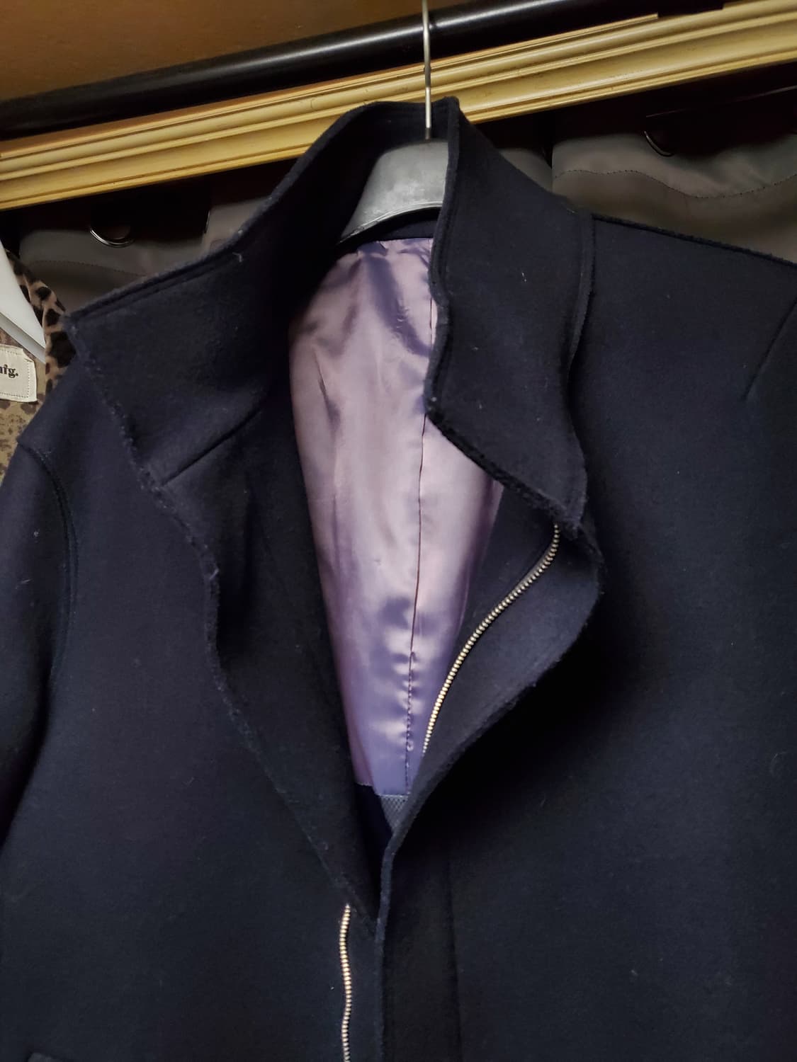 송지오 다크네이비 컷아웃 코트 상품이미지7