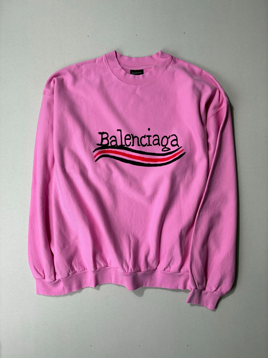 발렌시아가 폴리티컬 핸드 드로운 맨투맨 스웻 셔츠 핑크 2사이즈 상품이미지1