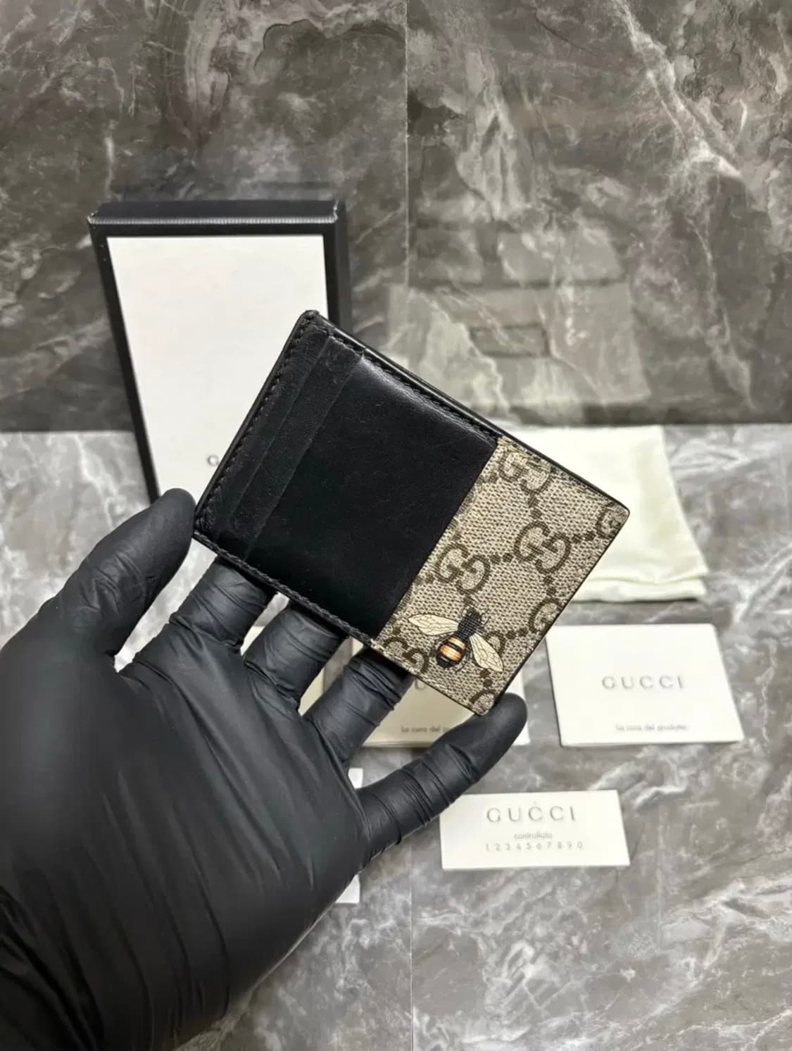 구찌 GG수프림 꿀벌 카드지갑 상품이미지1