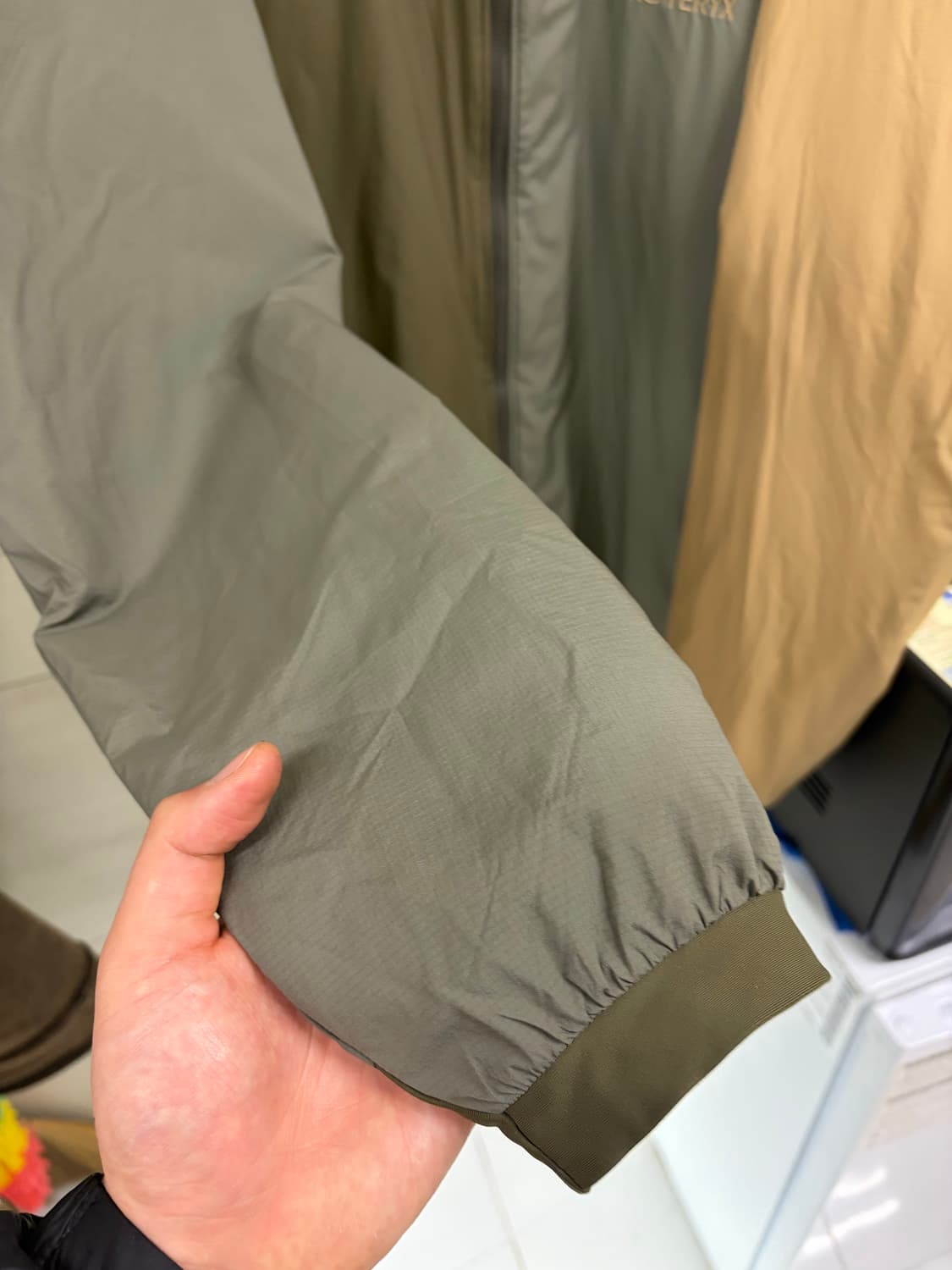 아크테릭스 아톰후디 L 판매합니다 상품이미지2