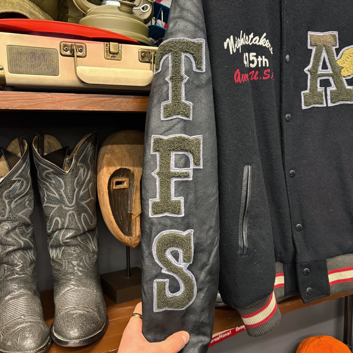 90s 아비렉스 나이트스태커즈 엠브로이드 레더 바시티자켓 N453 상품이미지5