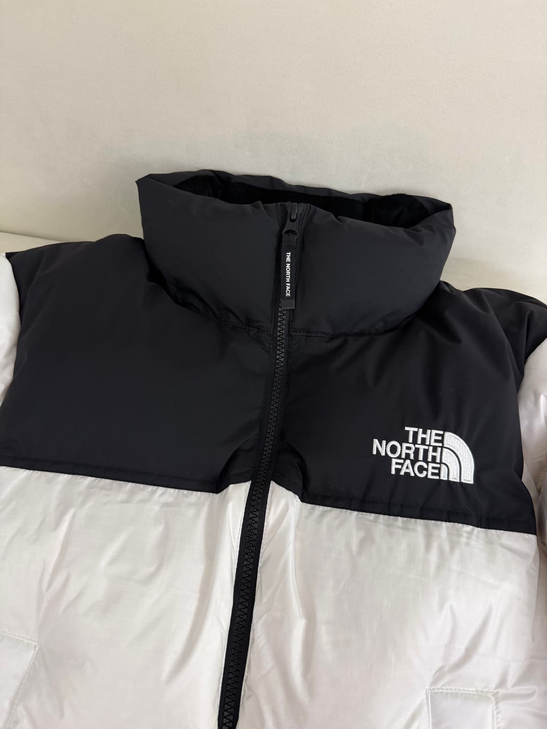정품 노스페이스 눕시 화이트 라벨 패딩 상품이미지2