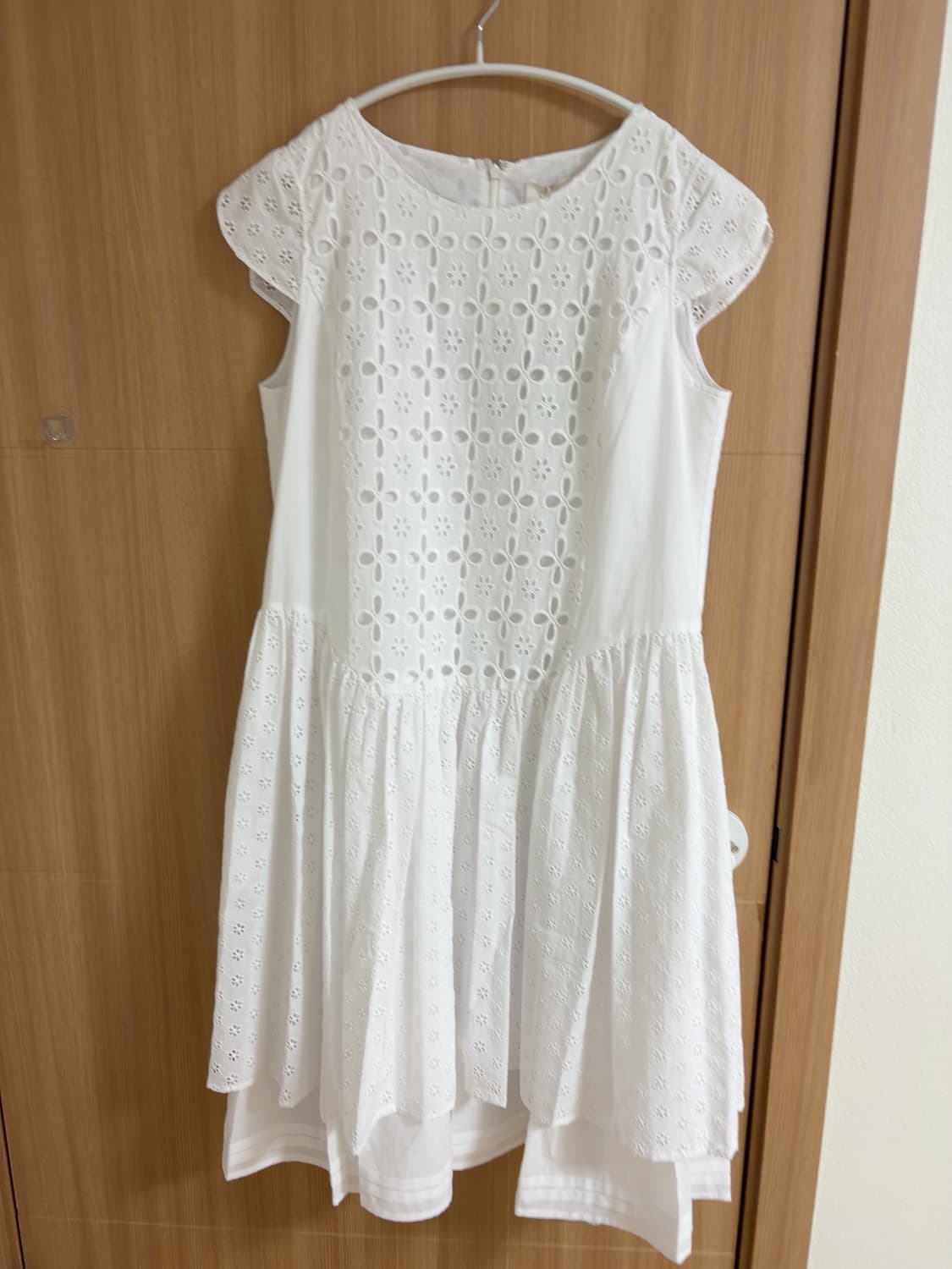 (무배)클로르 BIG EYELET GATHER DRESS - WHITE  상품이미지4