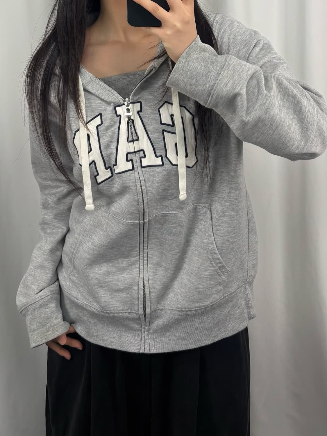 갭 빅로고 그레이 후드집업 상품이미지2