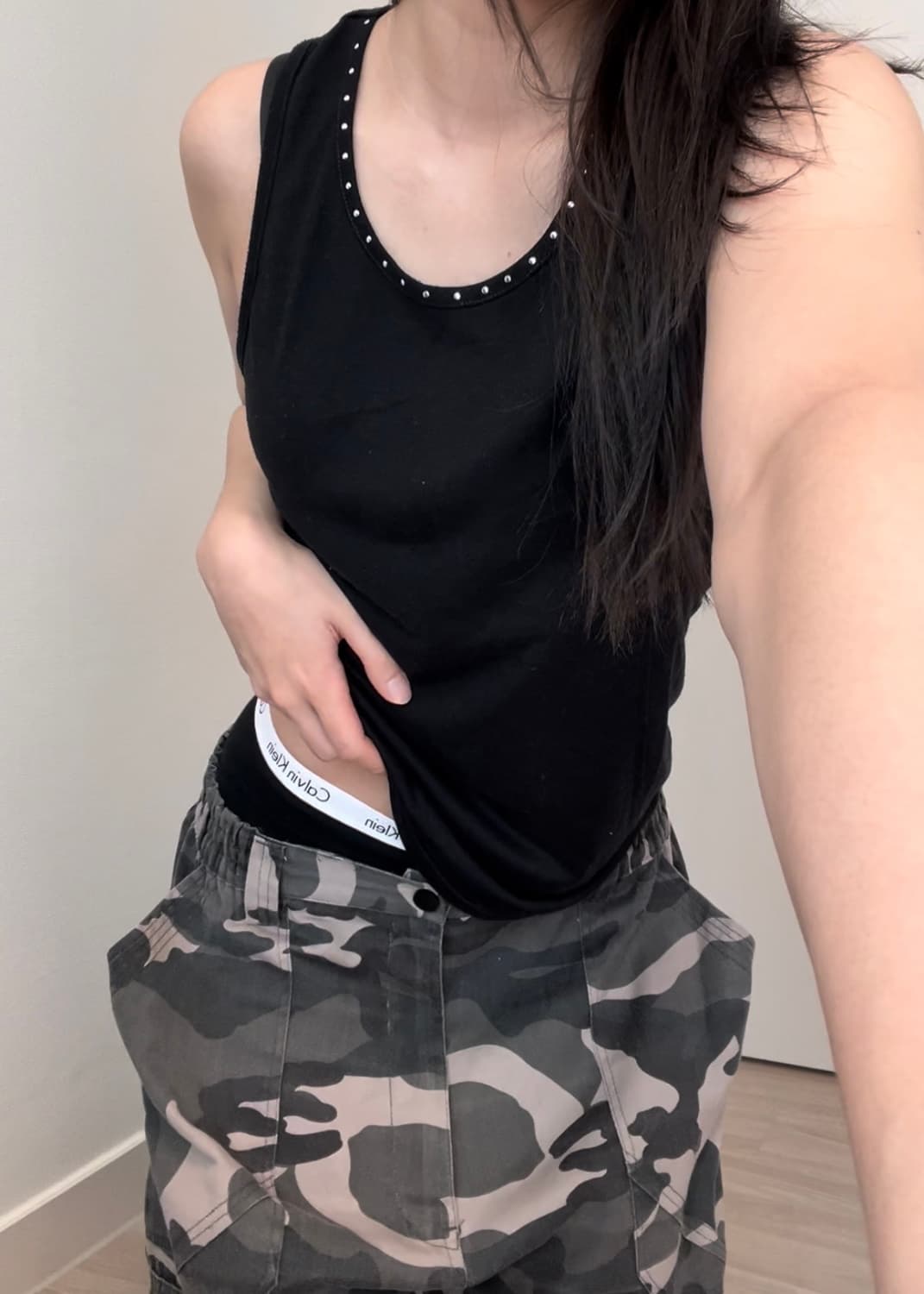 black stud sleeveless 상품이미지1