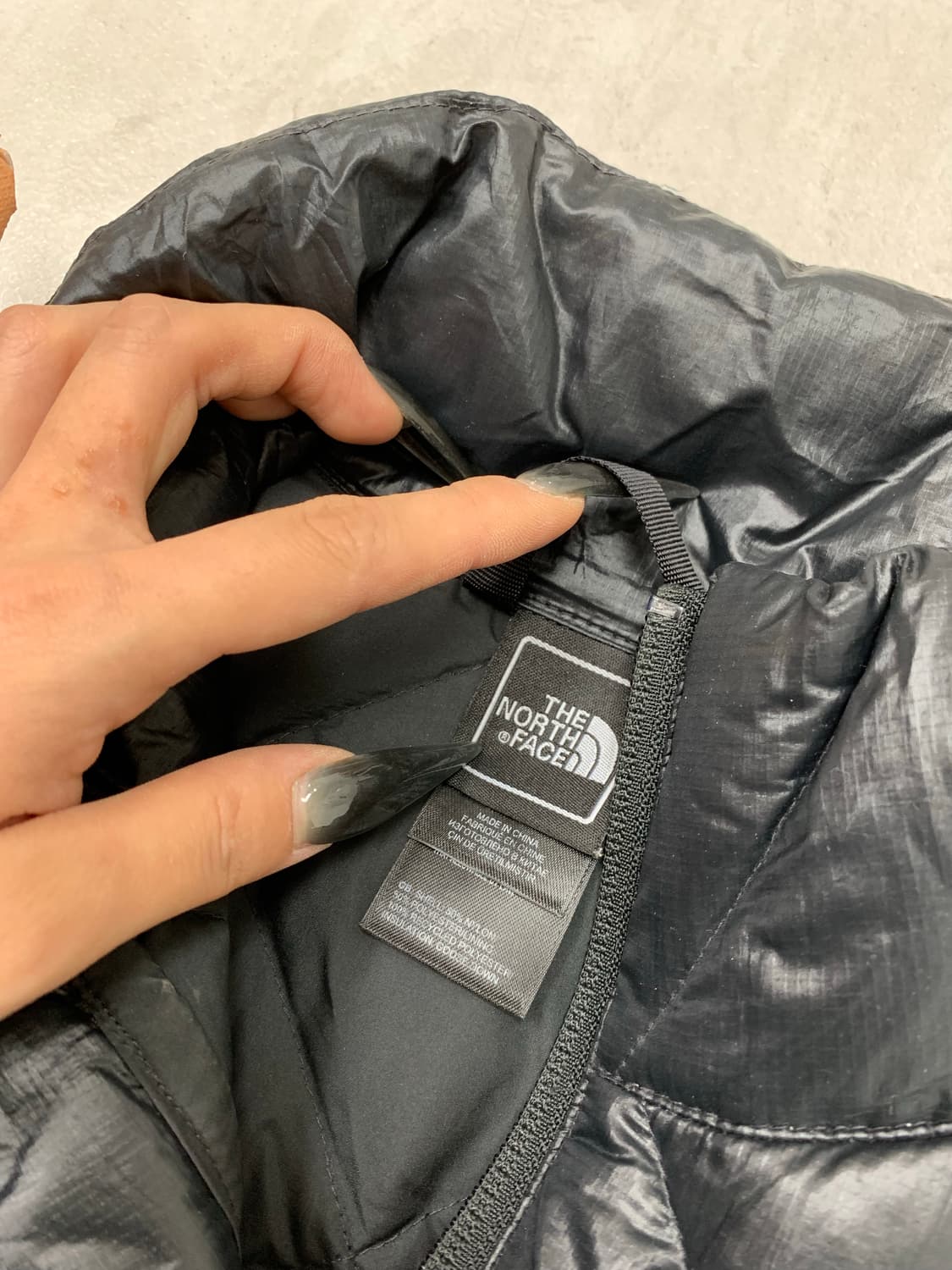 노스페이스 블랙 경량 패딩 #366 상품이미지4