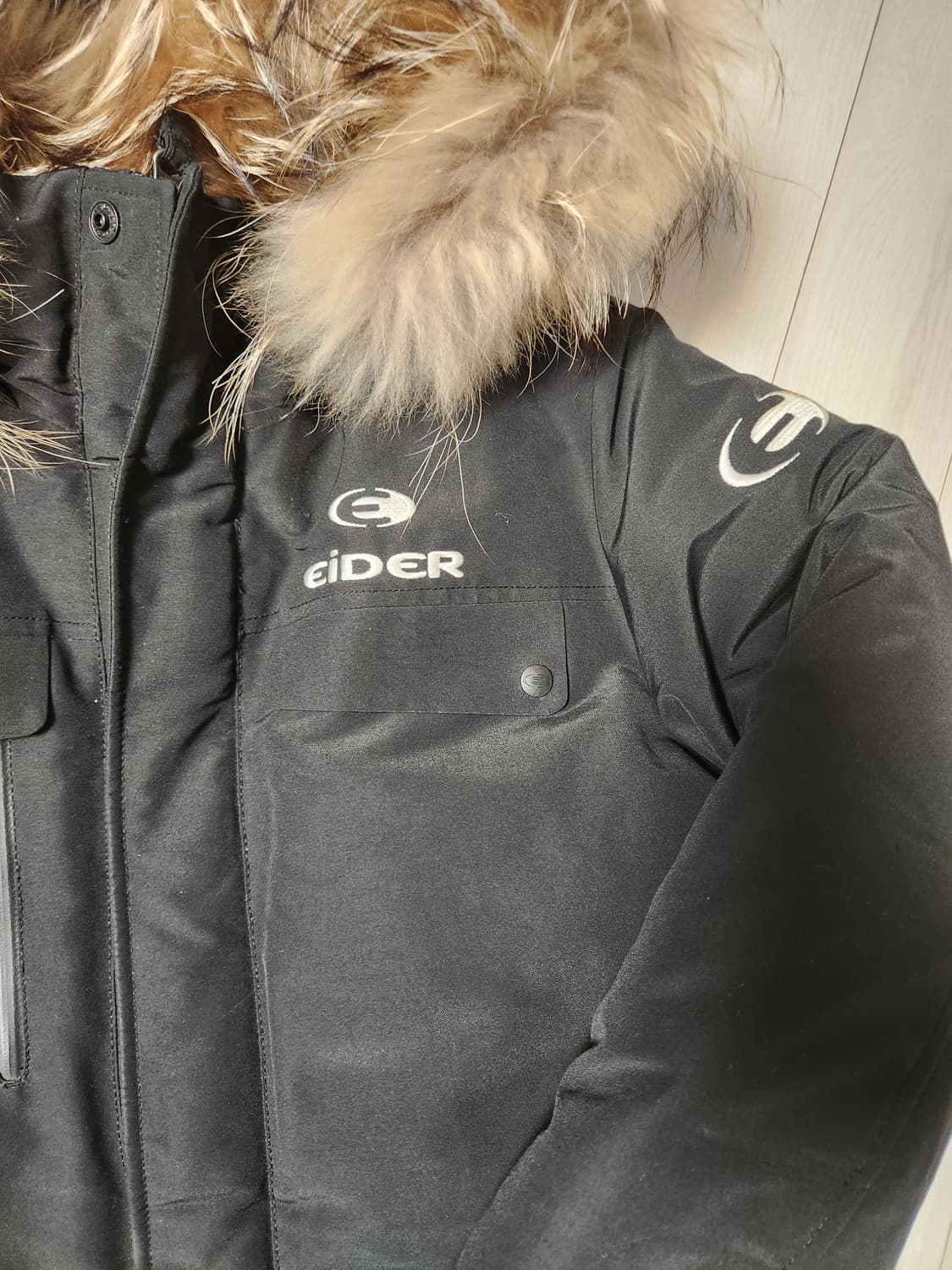 아이더 카라스3 다운패딩 자켓 사이즈90(s)

사용감 외에 오염하자없이 상품이미지4