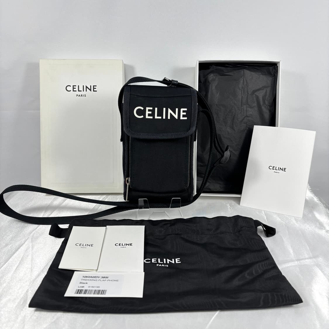 (정품)셀린느 나일론 트레킹 플랩 파우치 폰 크로스백 상품이미지1