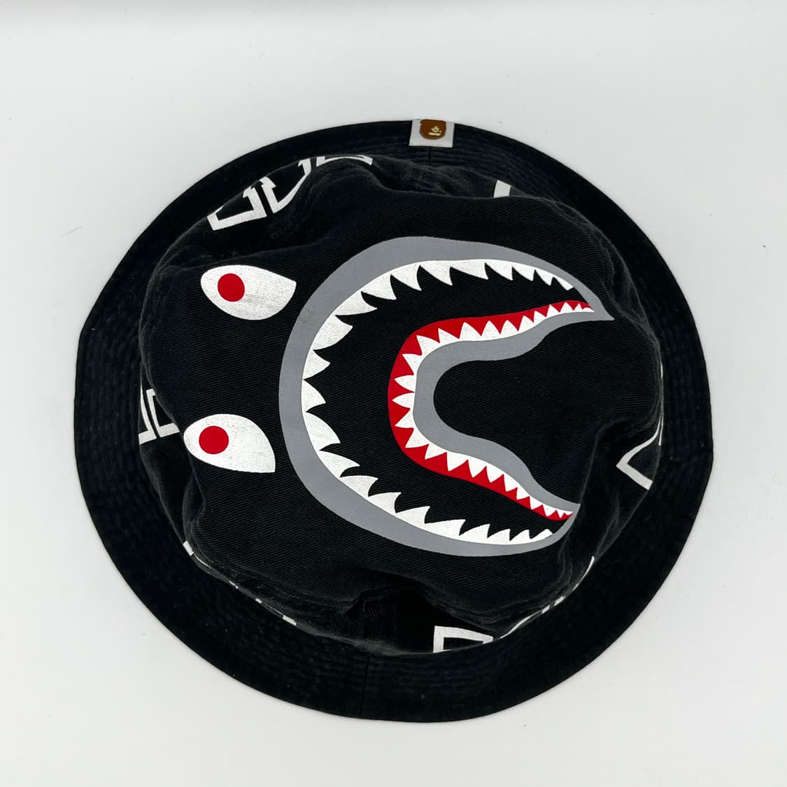 베이프 샤크 버킷햇 L 상품이미지1