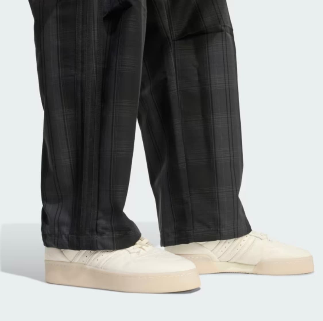 Adidas Originals 올블랙 파이어버드 플레이드 트랙 팬츠 상품이미지4