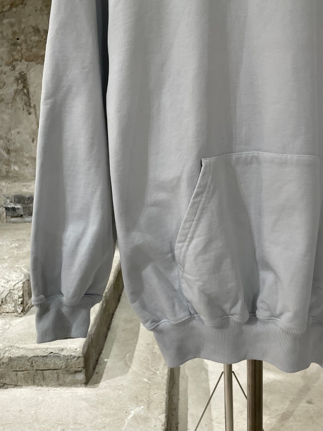 발렌시아가 17F/W 화이트 백 로고 아키타입 후디 상품이미지5