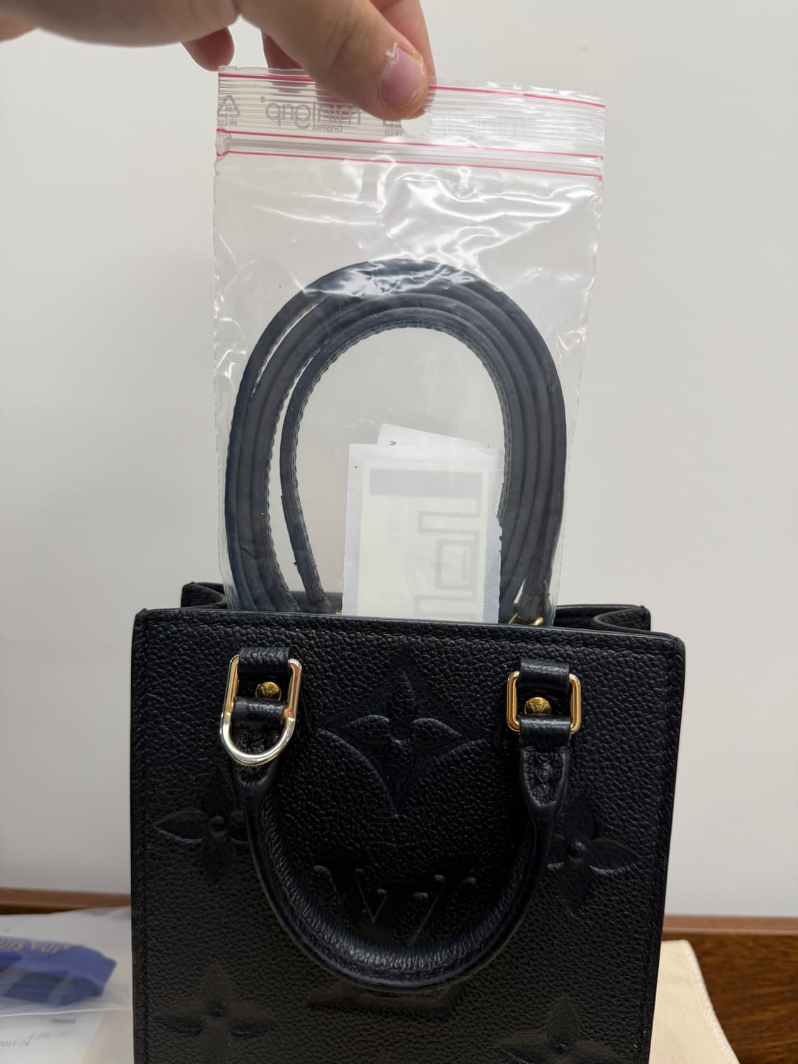 루이비통 쁘띠 삭플라 토트백 상품이미지2