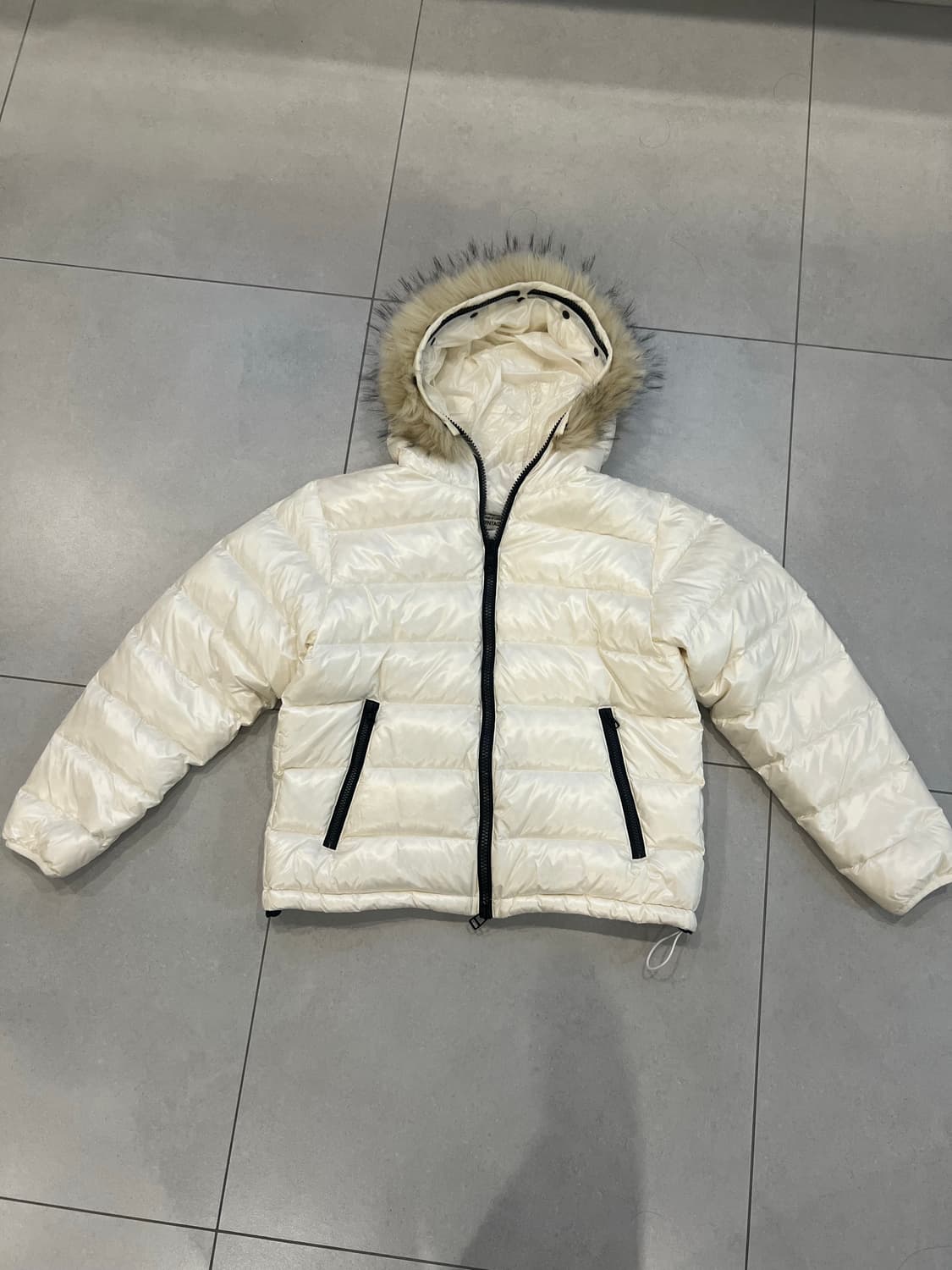 빔즈 퓨처 아카이브 울프죠 경량패딩 화이트 s 상품이미지3