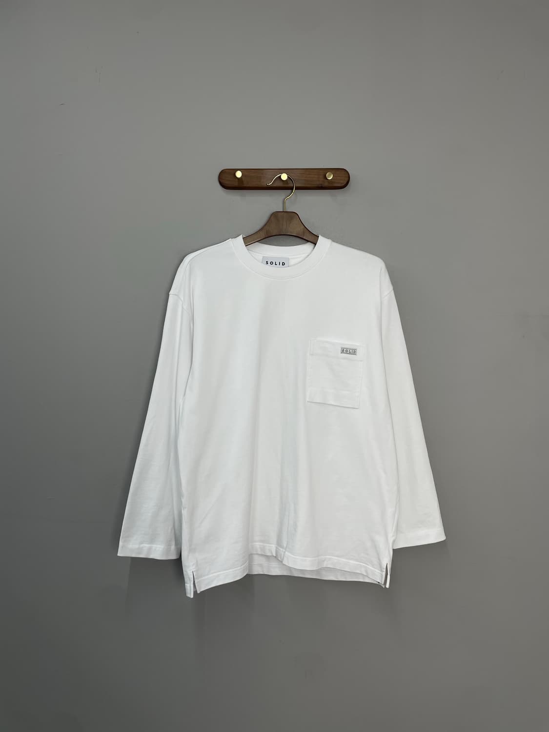 솔리드 옴므 세미오버핏 포켓 롱 슬리브 H2106 상품이미지2