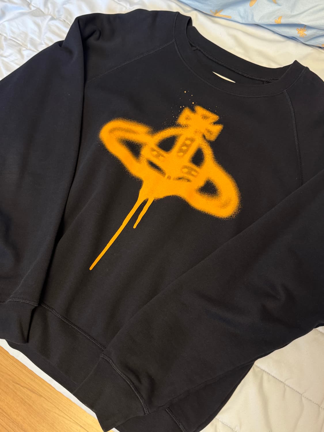 비비안웨스트우드 SPRAY ORB RAGLAN SWEATSHIRT  상품이미지1