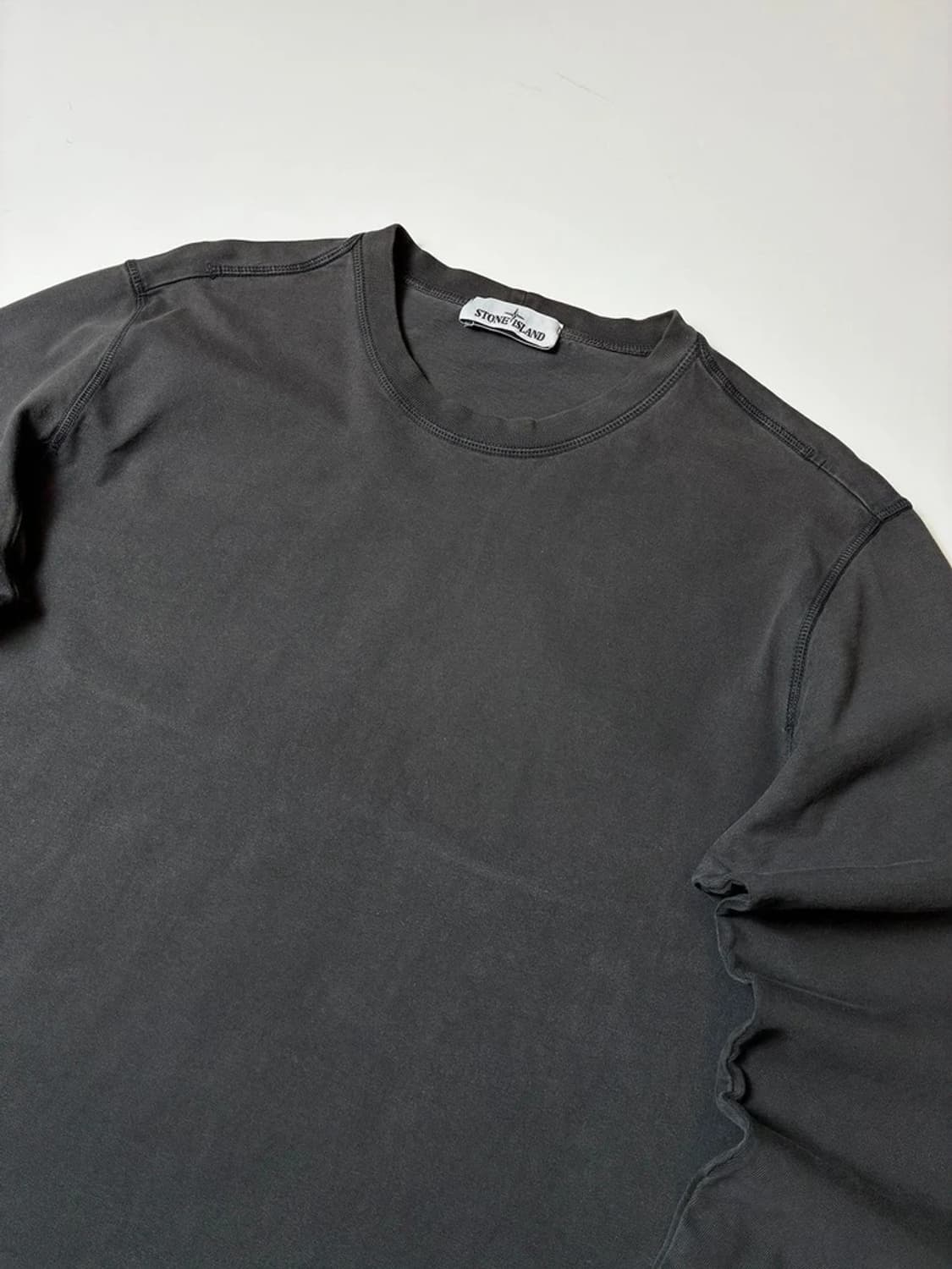 스톤아일랜드 피그먼트 컴퍼스 패치 롱 슬리브 PN8131 상품이미지2