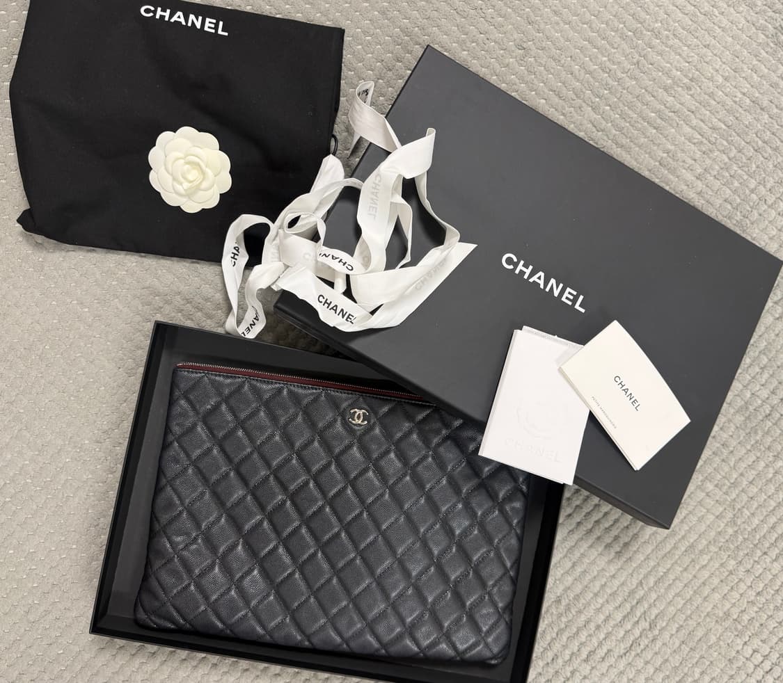 샤넬 클래식 캐비어 라지 클러치 블랙 은장 상품이미지2