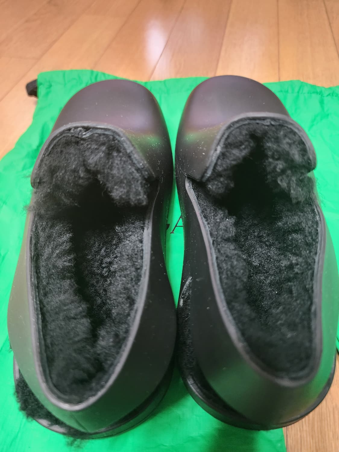 보테가베네타 퍼들플랫샌들 37 상품이미지6