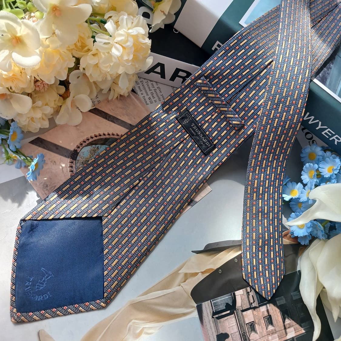 트루사르디 실크 네이비 패턴 넥타이 9.5cm A+등급 G13
 상품이미지5