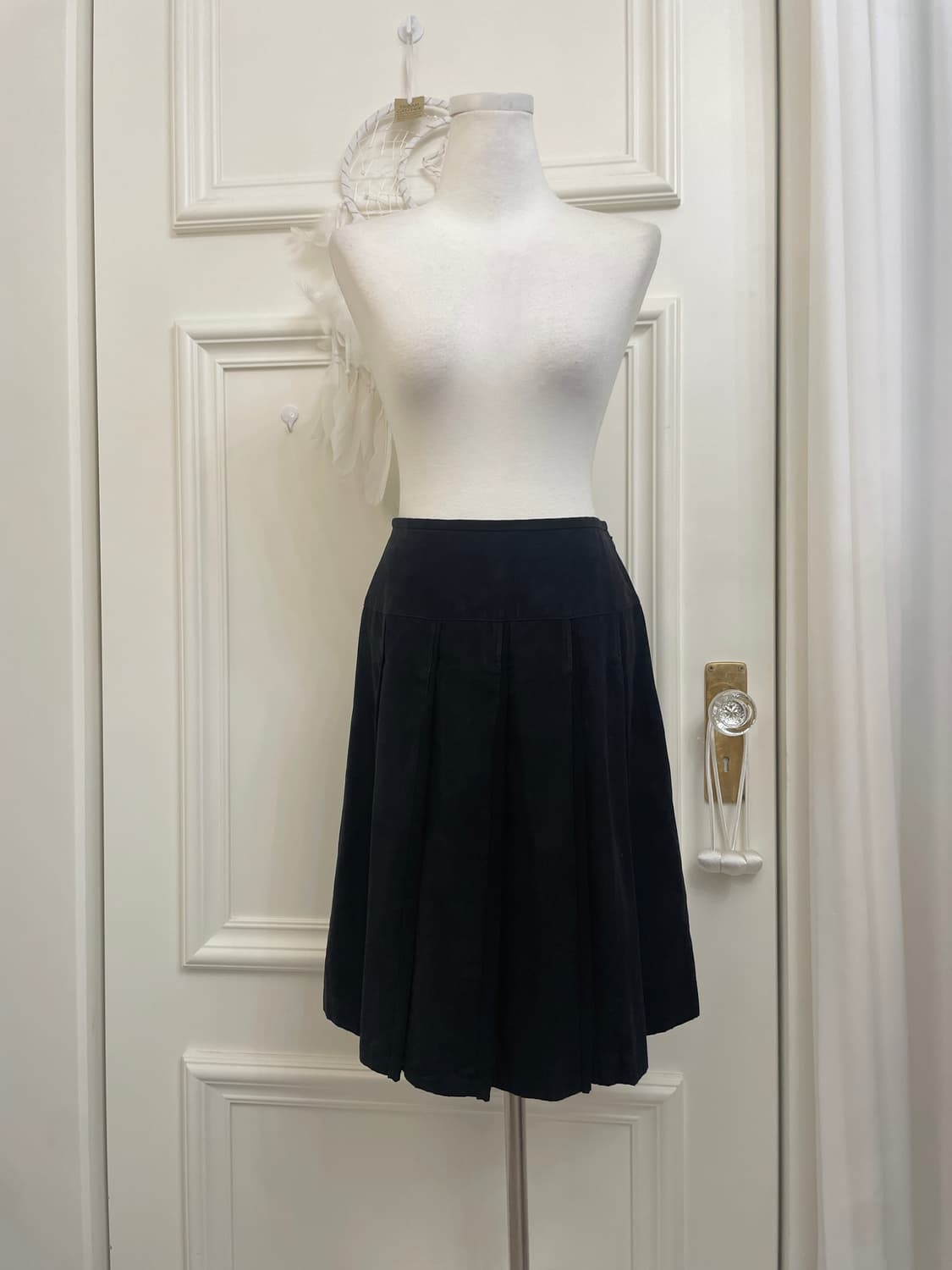 black pleats suade midi skirt(size-38) 상품이미지1