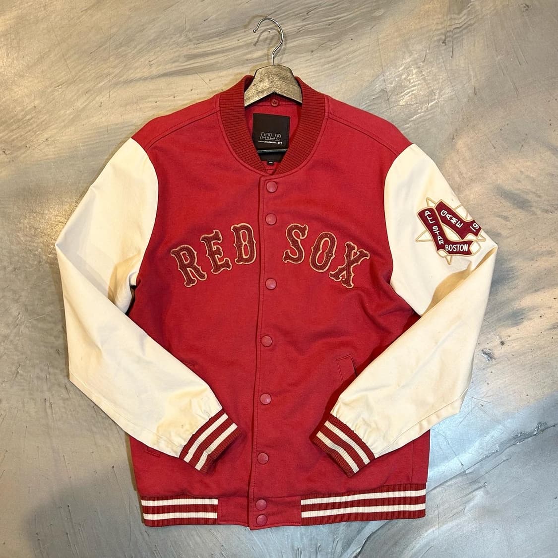 “ MLB “ red varsity jacket 상품이미지3