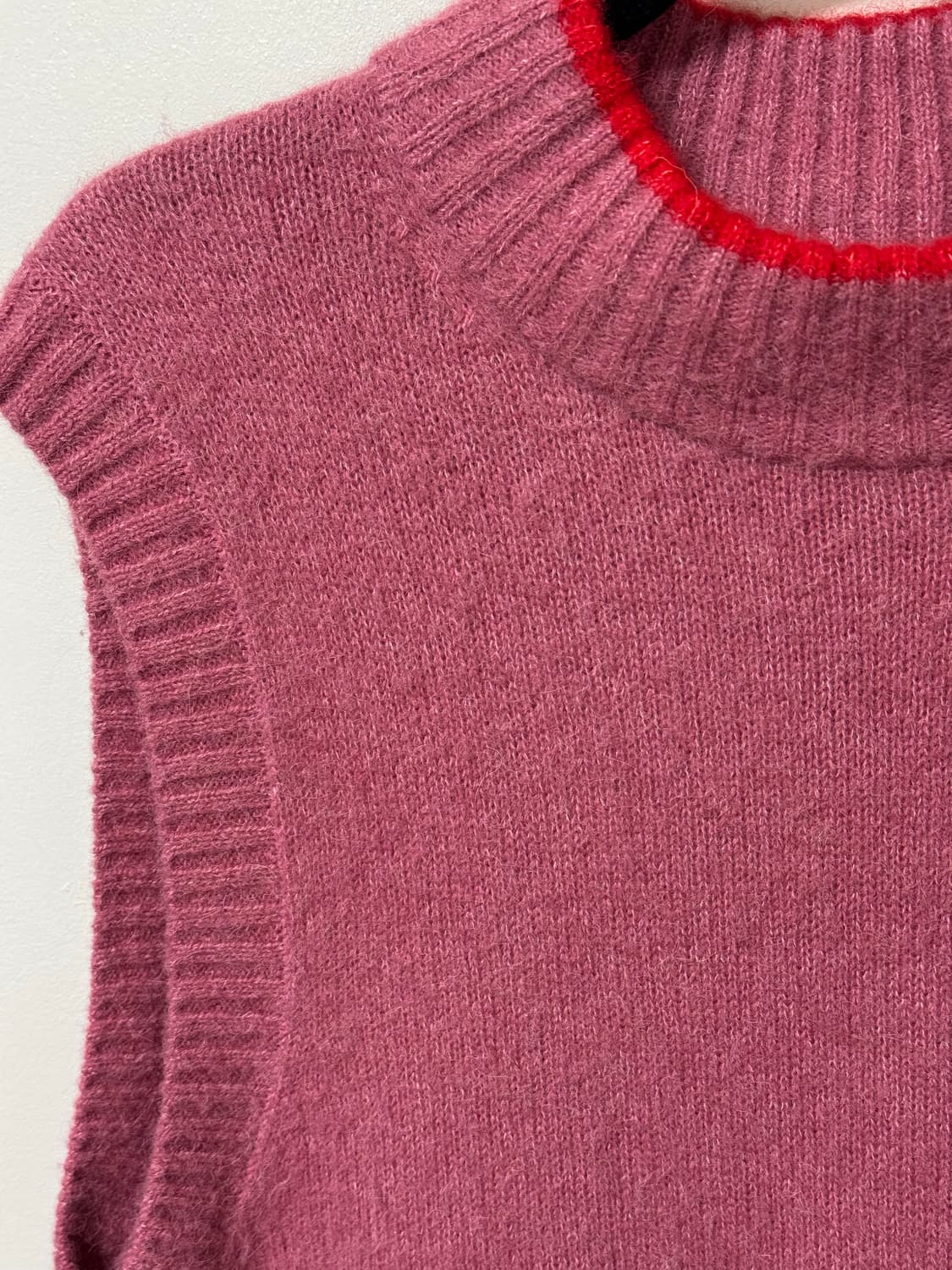 COS 레귤러핏 모크넥 베스트 상품이미지5