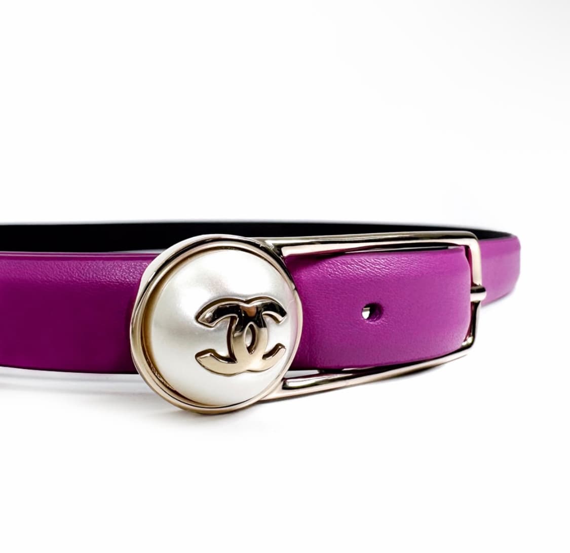 [75] 샤넬 여성 클래식 CC로고 자개 단추 램스킨 레더 벨트 퍼플 상품이미지7