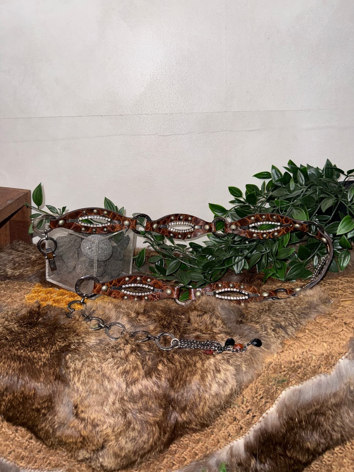 Brown python cubic stud chain belt 상품이미지1