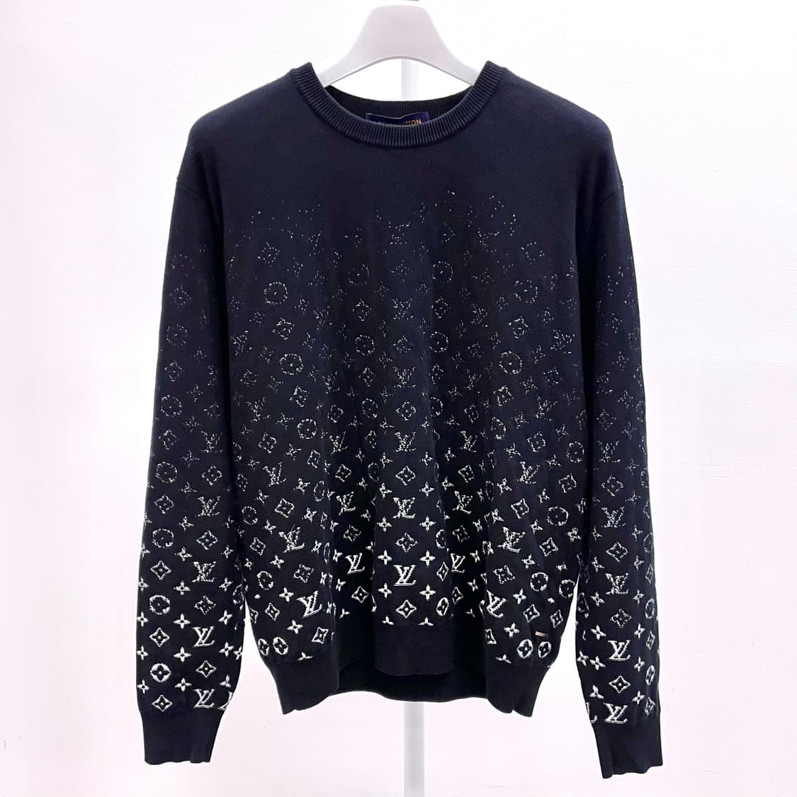 [S급/정품] 루이비통 그라데이션 모노그램 니트 L 상품이미지1