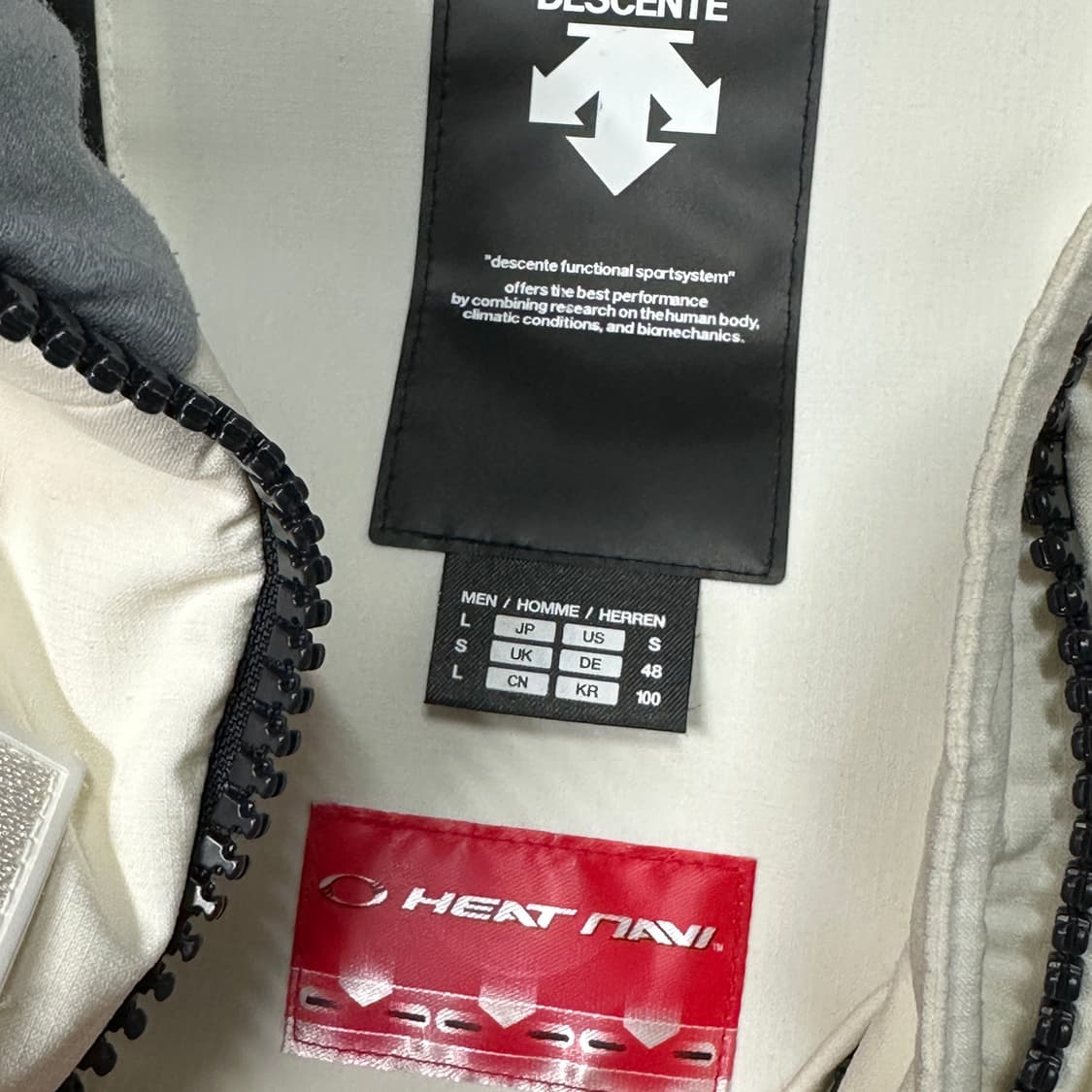 데상트 아우디 레플리카 덕다운 패딩조끼 L 상품이미지4