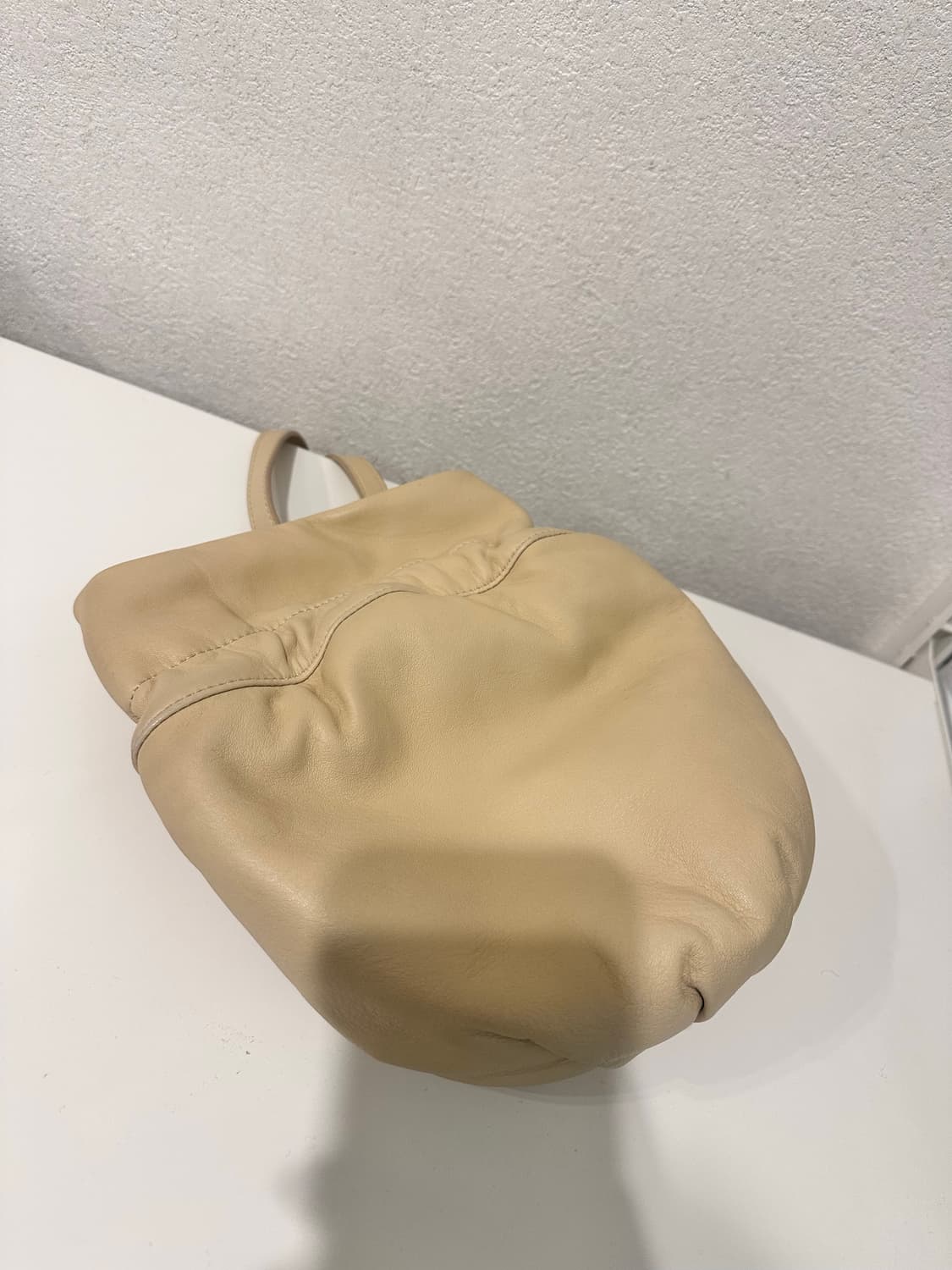 정품 르메르 글러브백 에그쉘베이지 가방 상품이미지7