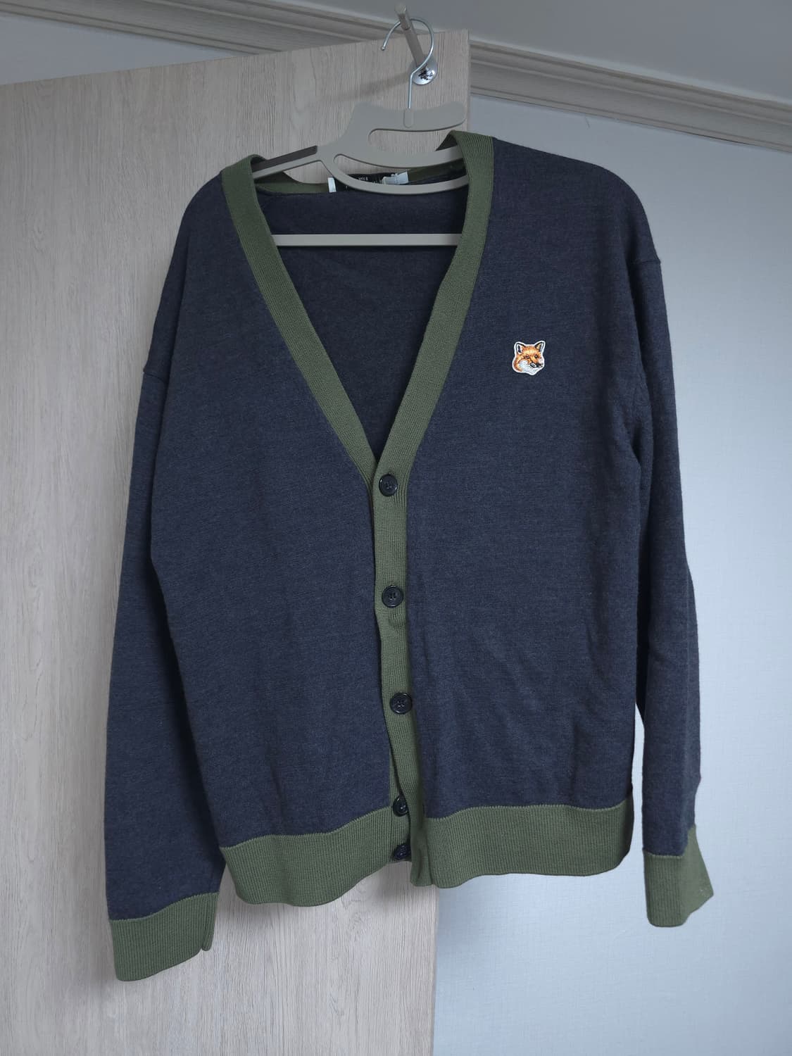 메종 키츠네 Maison Kitsune 폭스 헤드 패치 가디건  상품이미지1