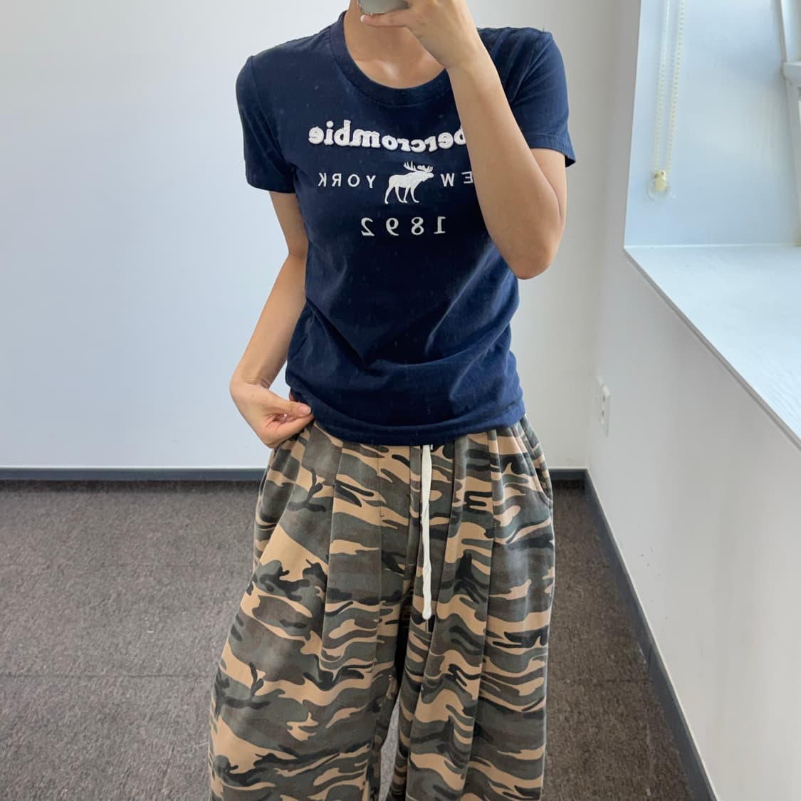 Abercrombie 아베크롬비 스펠아웃 로고 네이비 반팔   상품이미지2