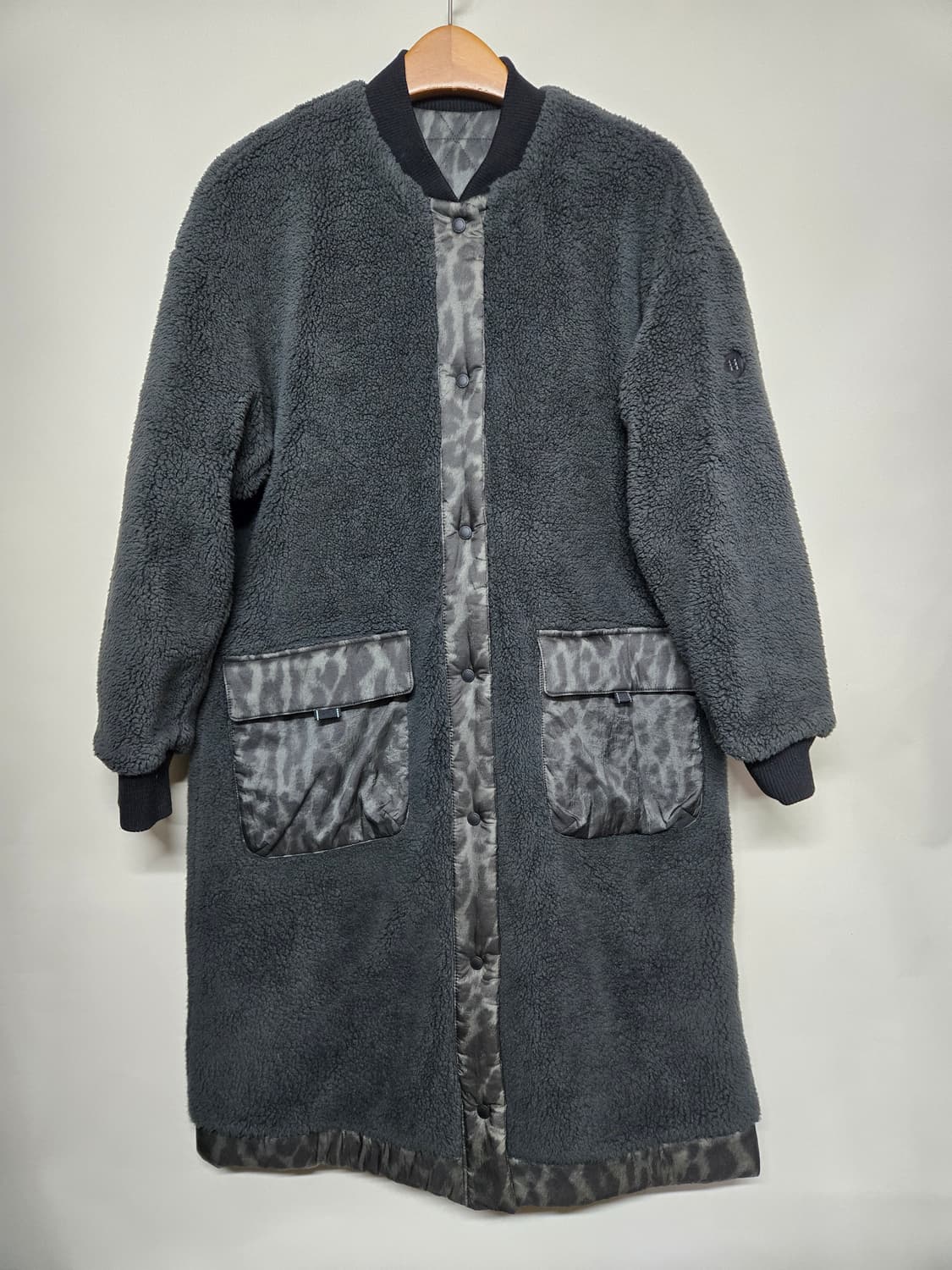 코오롱 스포츠 리버시블 양면 레오파드 시슐레이트  플리스 롱패딩 90 상품이미지2