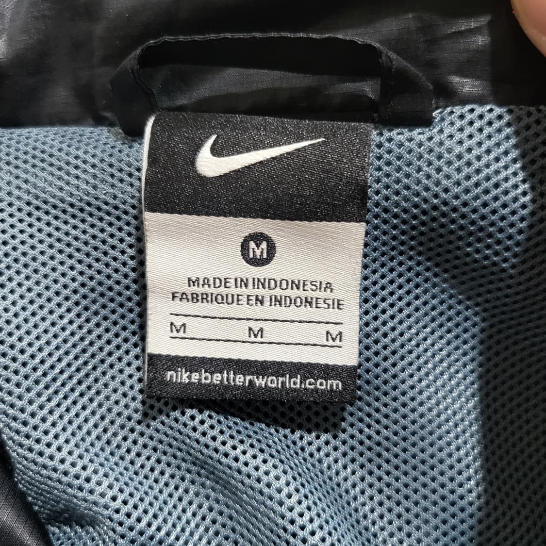 나이키 스우시 골드라인 글로시 바람막이 자켓 (M) 상품이미지4