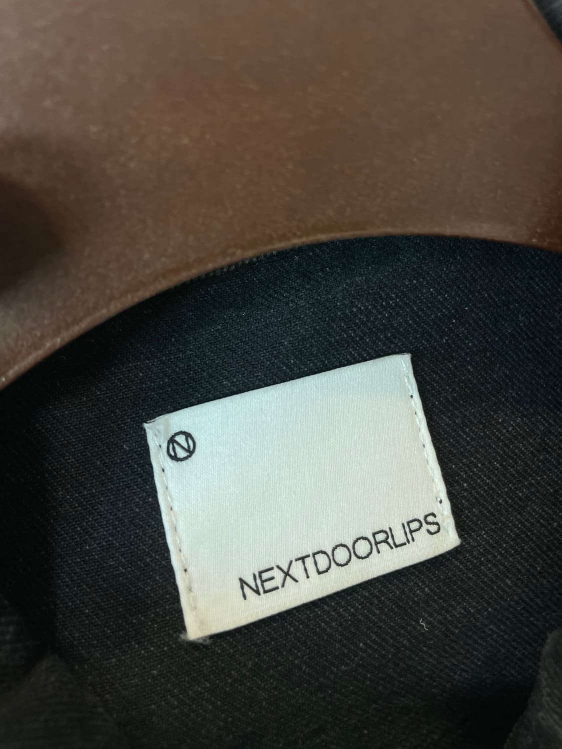 (1사이즈) 넥스트도어립스 트위스트 지퍼 트러커 상품이미지7