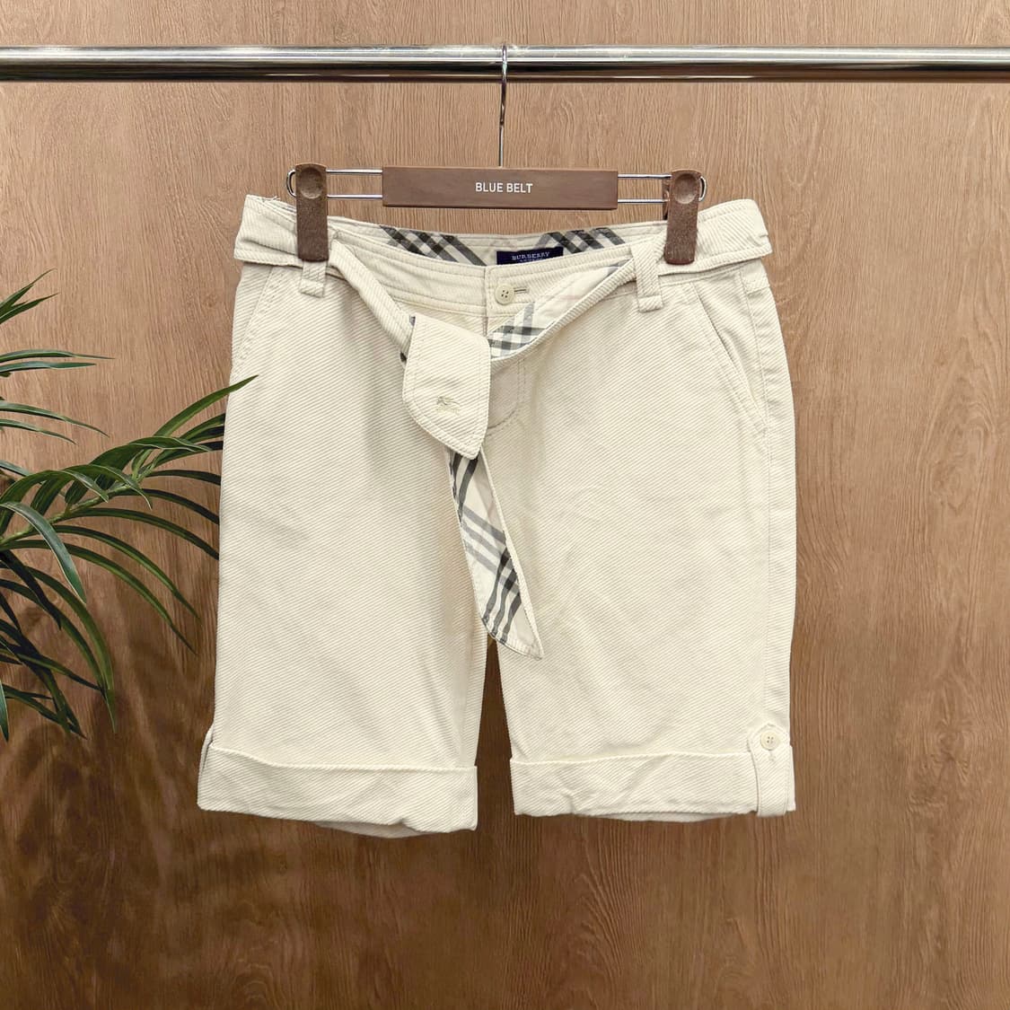 버버리 블루 라벨 골덴 하프 팬츠 버튼 롤업 디테일 레귤러핏 아이보리 상품이미지1