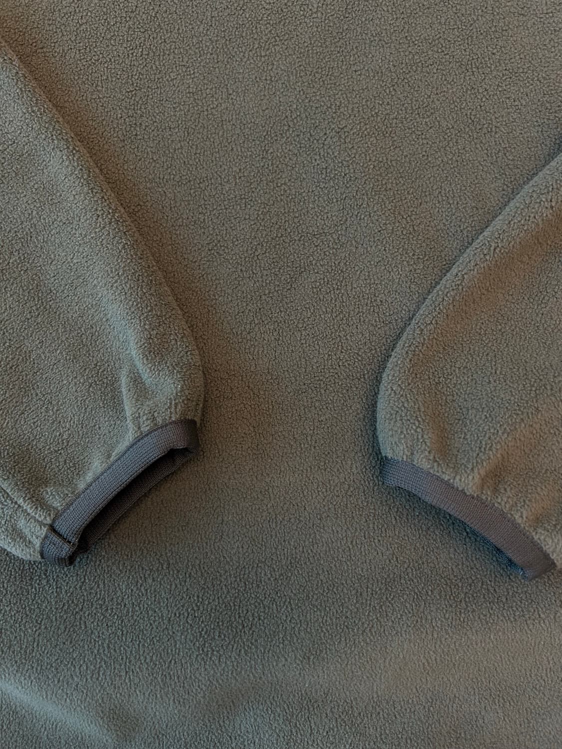 유니클로 화이트마운티니어링 플리스맨투맨 상품이미지7