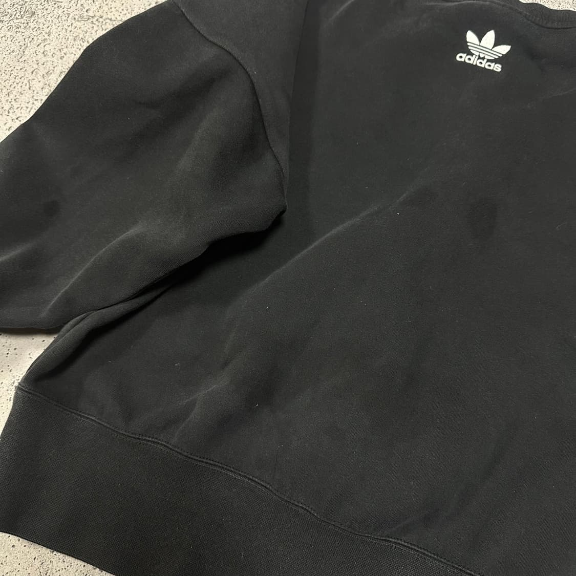 ✨ (바배) 아디다스 눈알 블랙 맨투맨  상품이미지6