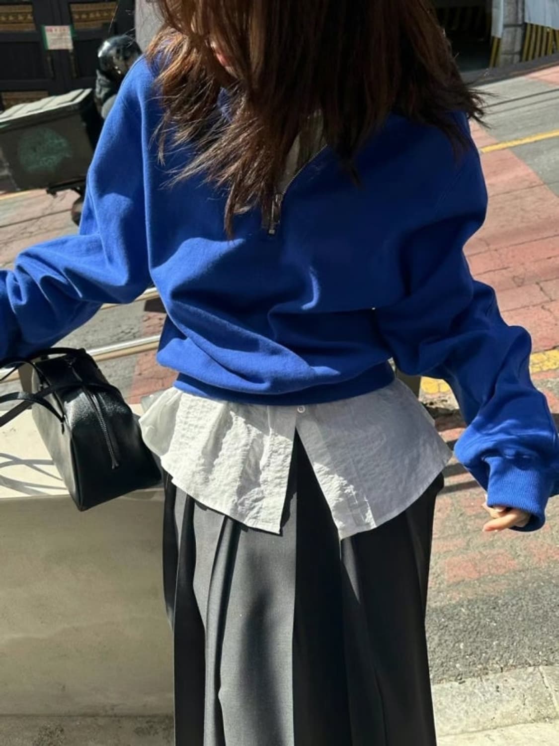 리바이브 revive 코발트블루 맨투맨 상품이미지1