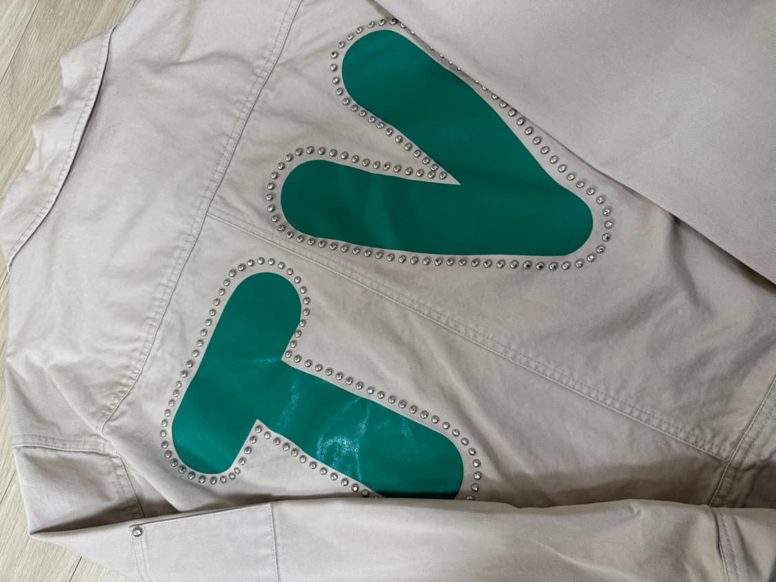 더뮤지엄비지터 STUD BACK LOGO CARPENTER JACKET 상품이미지3