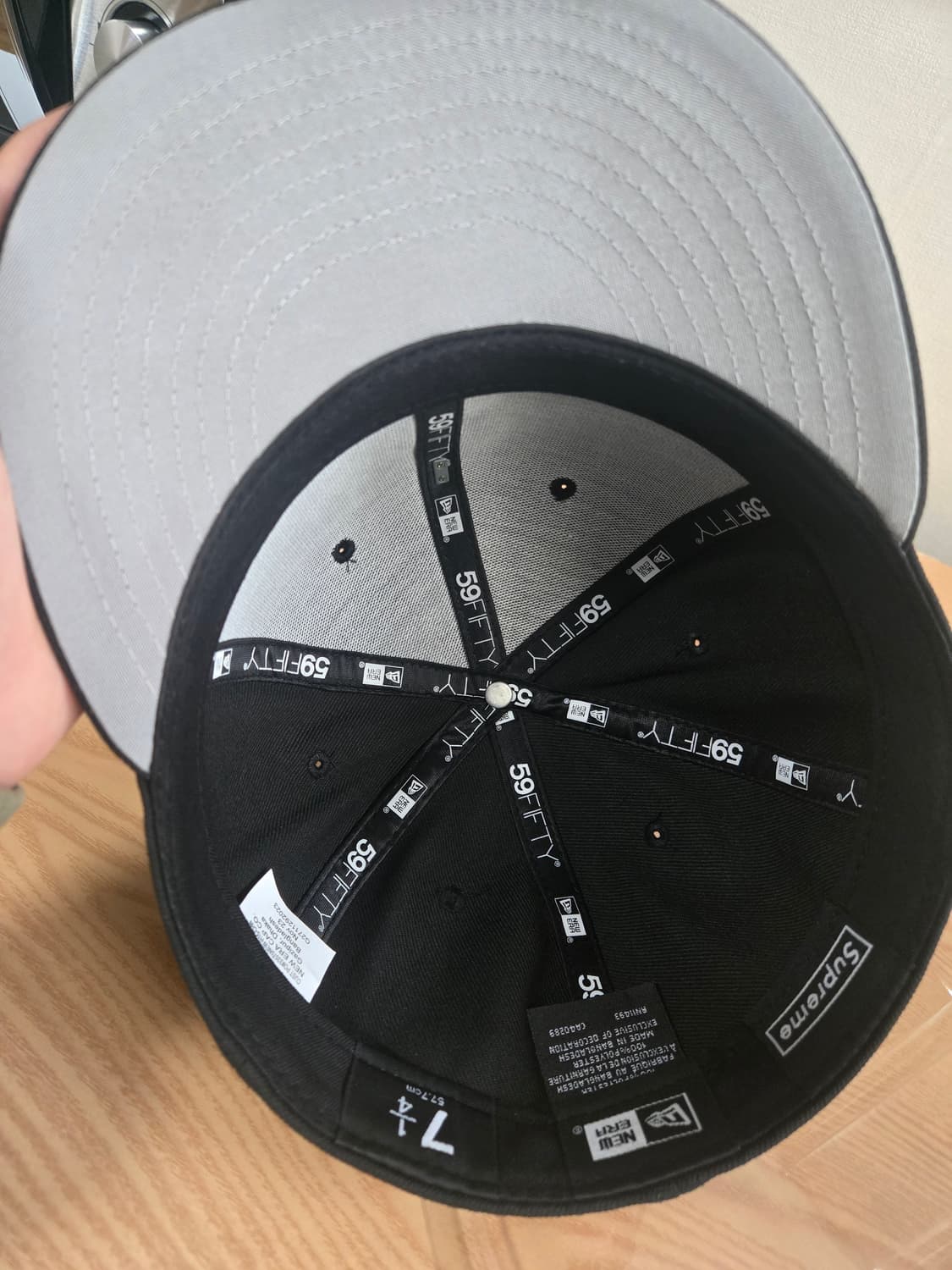 슈프림 골드 크로스 S 로고 뉴에라 블랙 714 상품이미지6