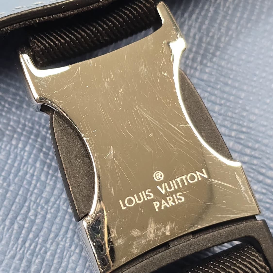 루이비통 타이가라마 뉴 메신저 크로스백 상품이미지10