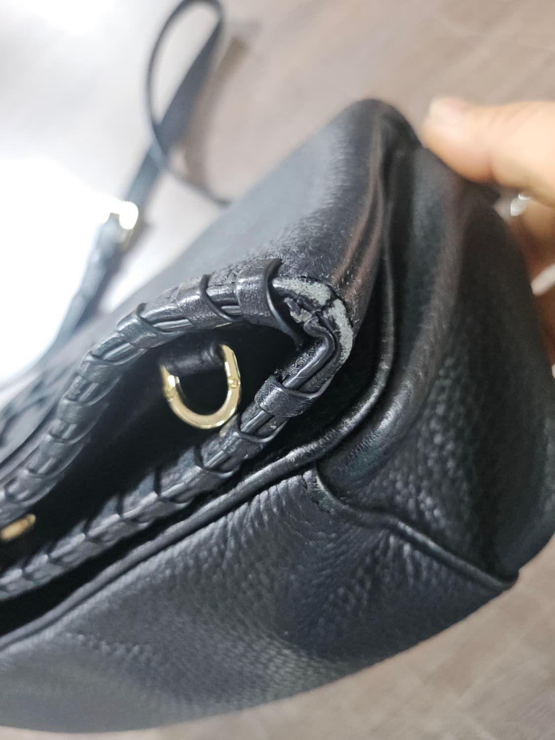 토리버치 블랙 레더 체인 크로스백 상품이미지8