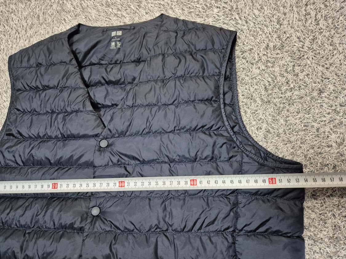 유니클로 남성 경량 패딩 조끼 L 상품이미지9