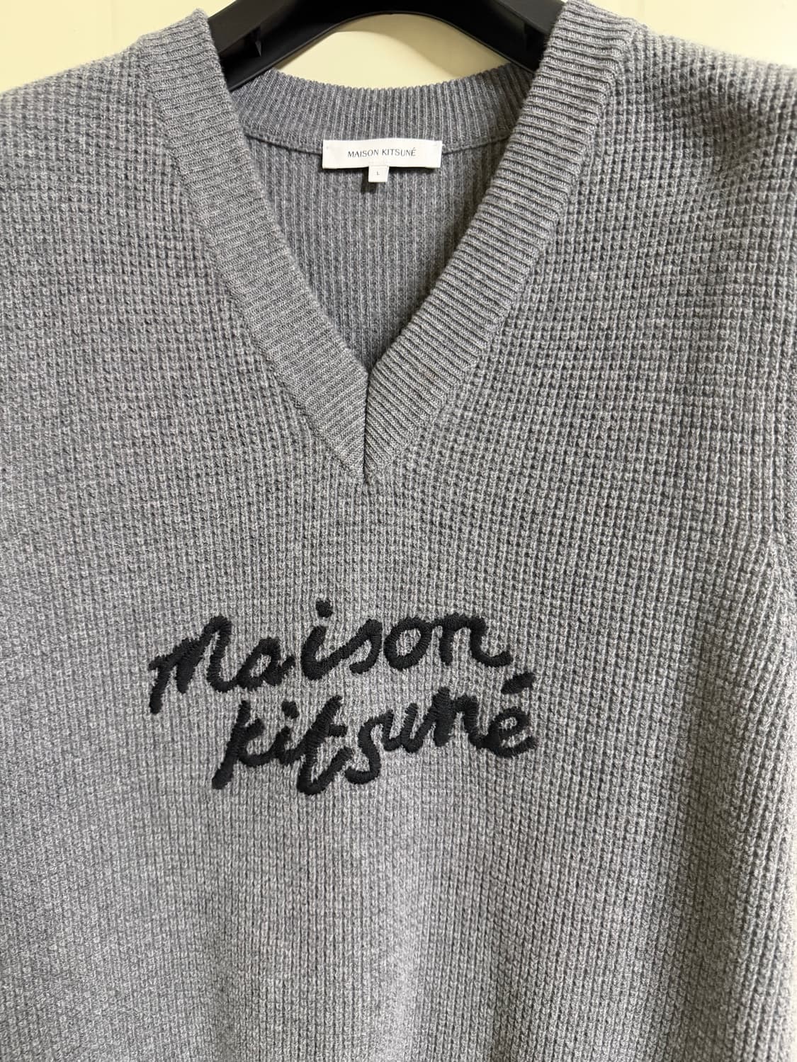 메종 키츠네 핸드라이팅 오버사이즈 V넥 니트 베스트 L 상품이미지3