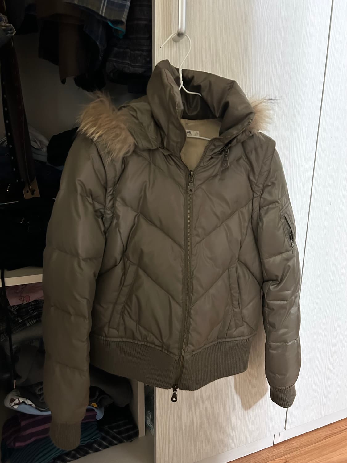 무료배송) y2k숏패딩 투웨이/모자 탈부착, 패딩조끼로도 연출가능 상품이미지1