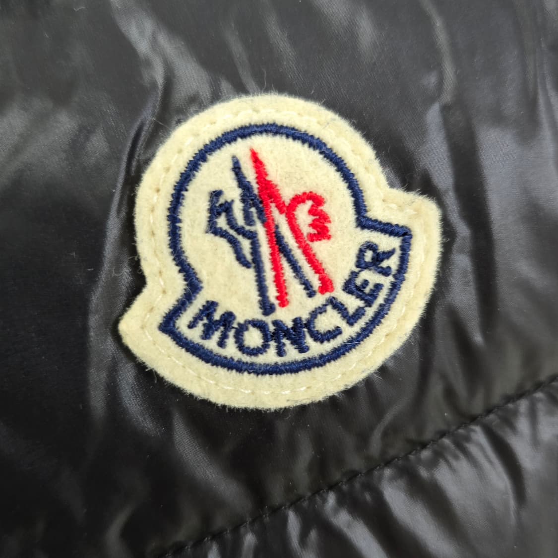 23fw 몽클레어 구이 패딩 조끼 1사이즈 95 판매 상품이미지2