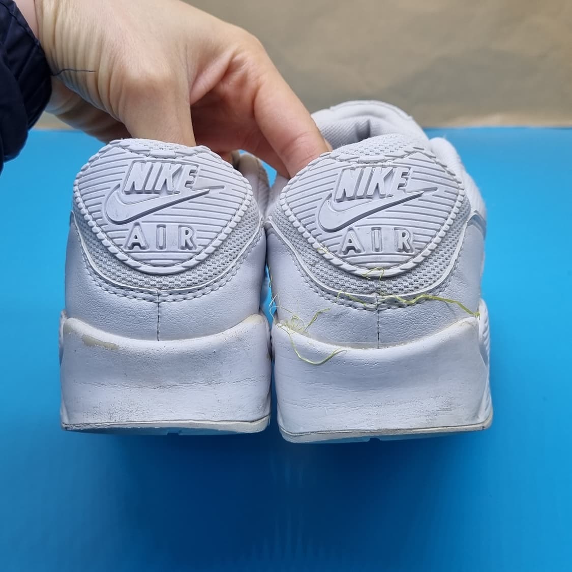 나이키 에어맥스 90 트리플화이트 운동화235 상품이미지4